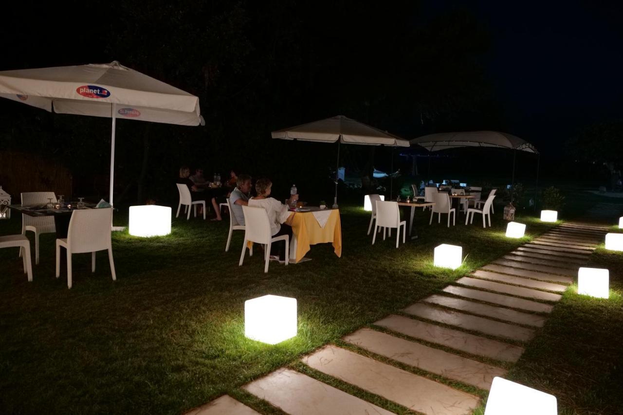 Hotel Artemide Mare Paestum Exterior foto